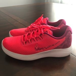 Nike women’s shoes